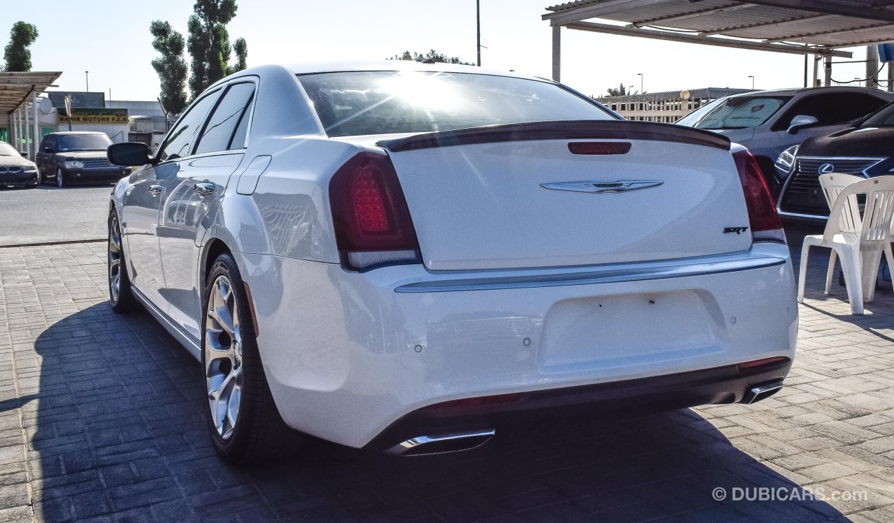 Chrysler 300 SRT