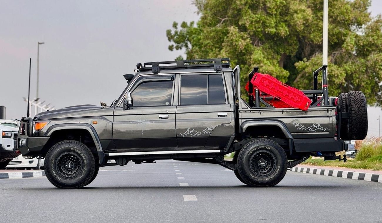 Toyota Land Cruiser Pick Up DOUBLE CABIN WITH PREMIUM ACCESSORIES MODIFICATION | RHD | 4.5L DIESEL ENGINE | (MT) | 2017