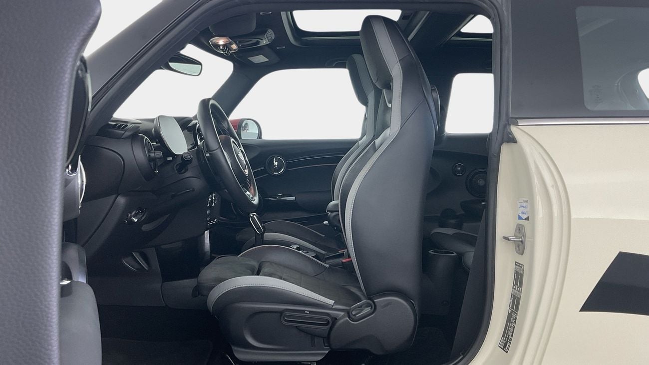 ميني جون كوبر John Cooper Works | upto AED 20,000 Ramadan Discount | شامل الضمان | 0 ﺪﻔﻋﺓ ﺃﻮﻟﻯ