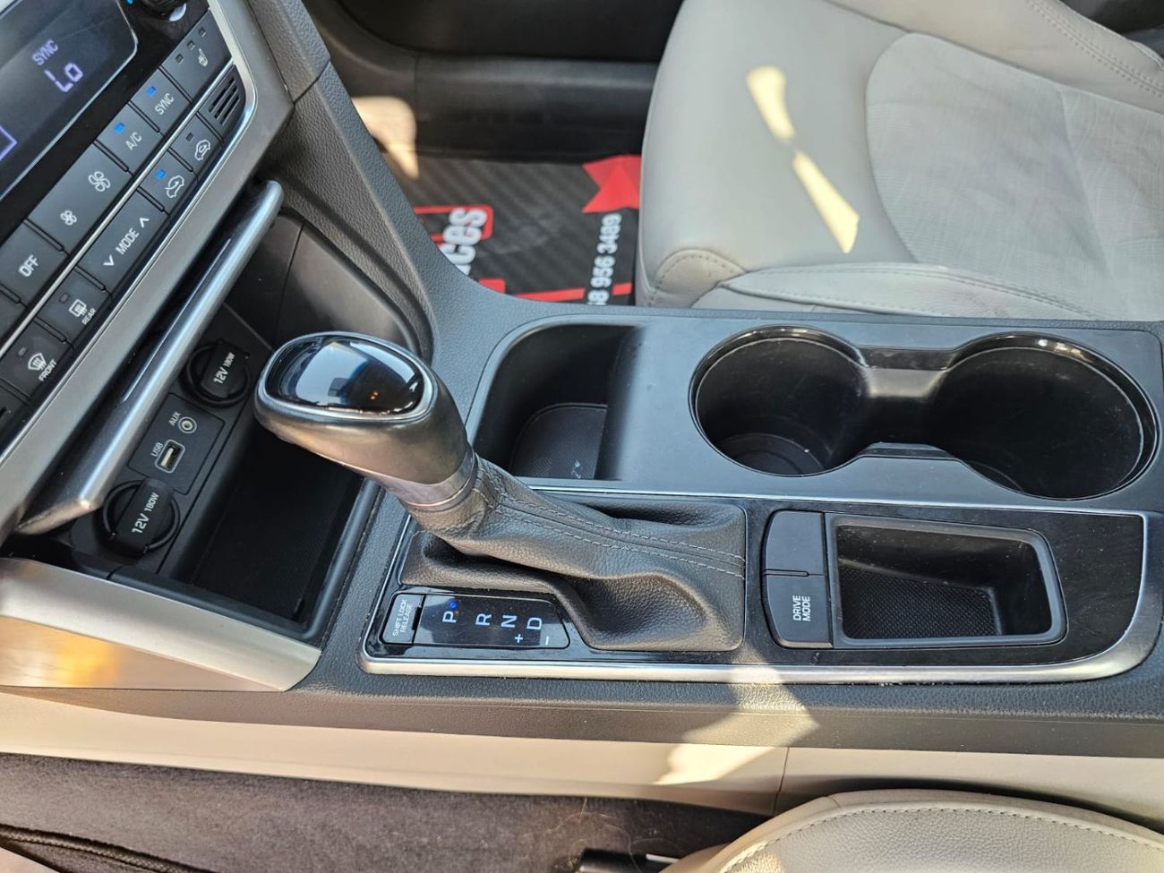 هيونداي سوناتا Sport 2.4L - Automatic . Petrol . Front Wheel Drive . 5 Seats . 4 Doors