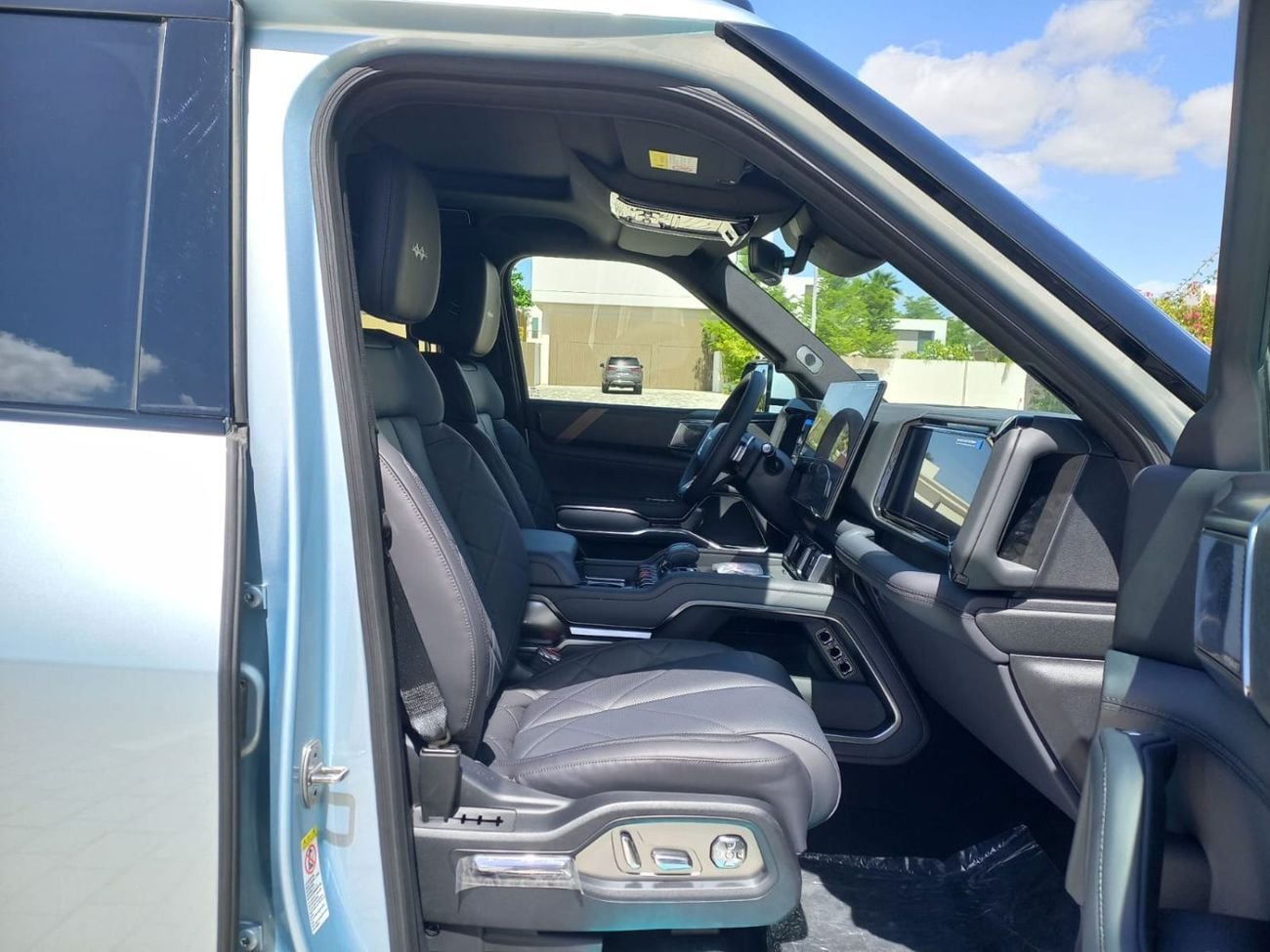 بي واي دي ليوبارد 8 Smart and Brave Deluxe Edition (7 Seats)