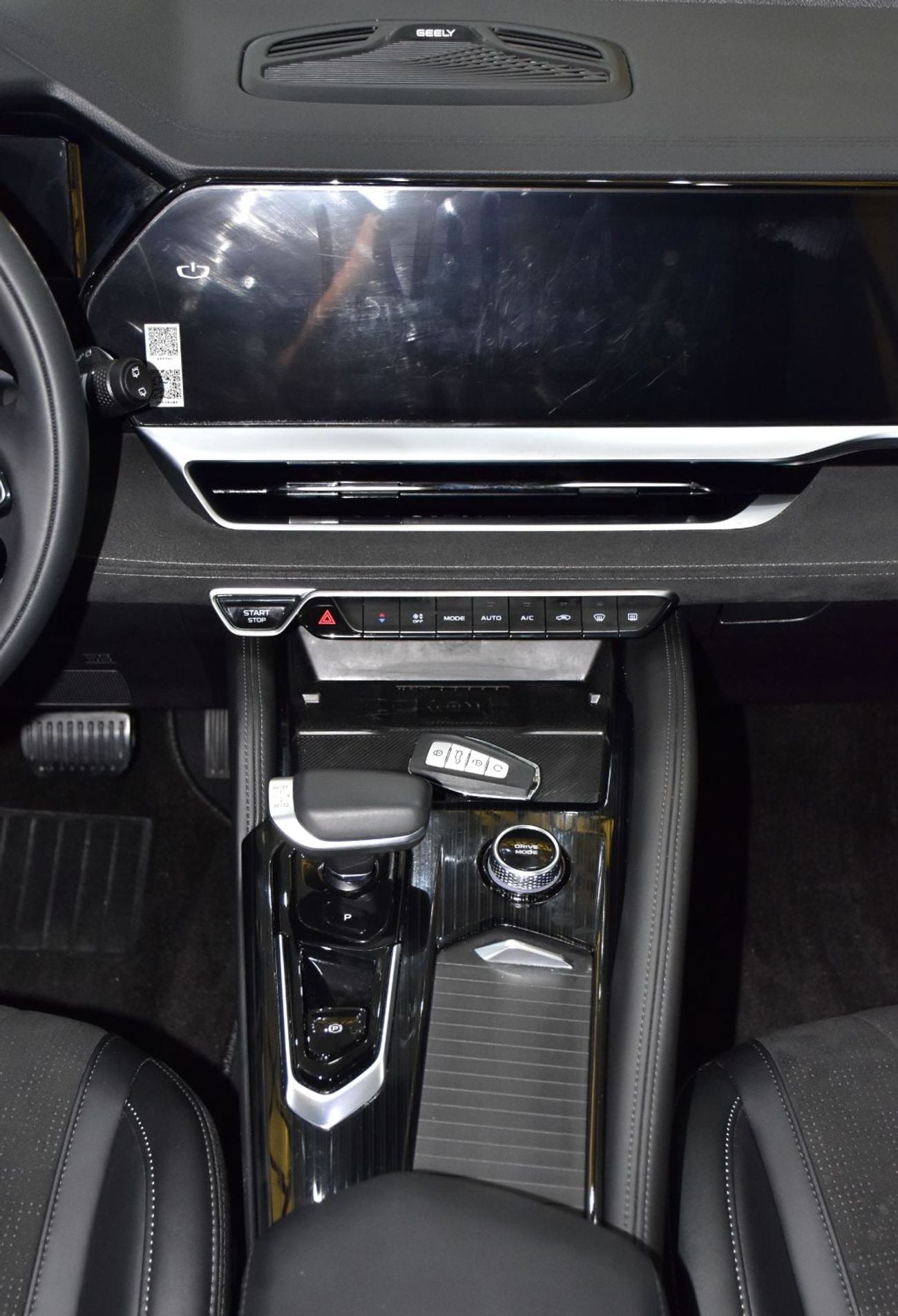 Geely Monjaro EXCELLENT DEAL for our Geely Monjaro L ( 2024 Model ) in Black Color Chinese Specs