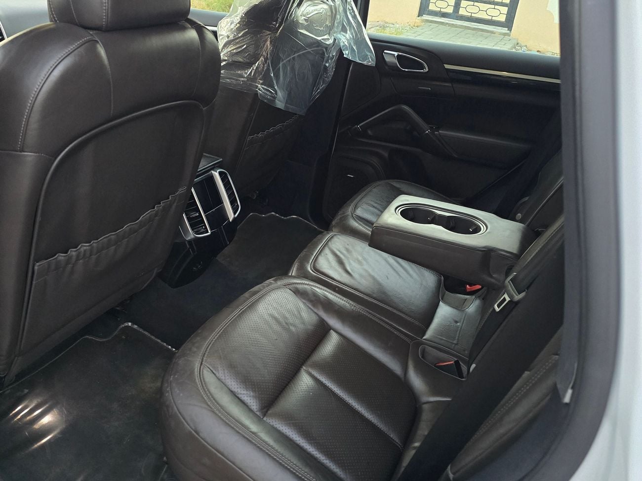 مرسيدس بنز GLB 250 For sale porsche cayenne 2016 full option v6