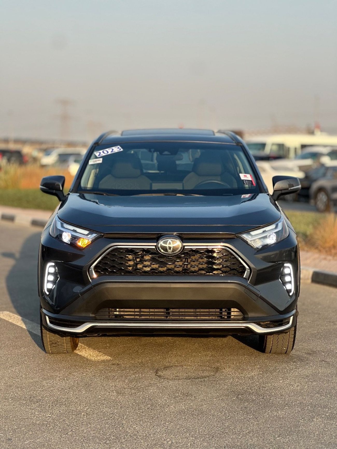 Toyota RAV4 hybrid XLE 2.5L | Sunroof Full option