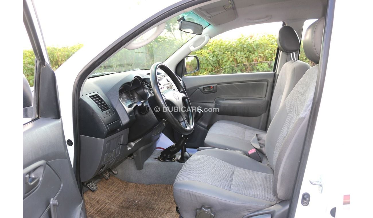 تويوتا هيلوكس GL تويوتا هايلكس 2014 خليجي دير عادي بترول دبل فورويل