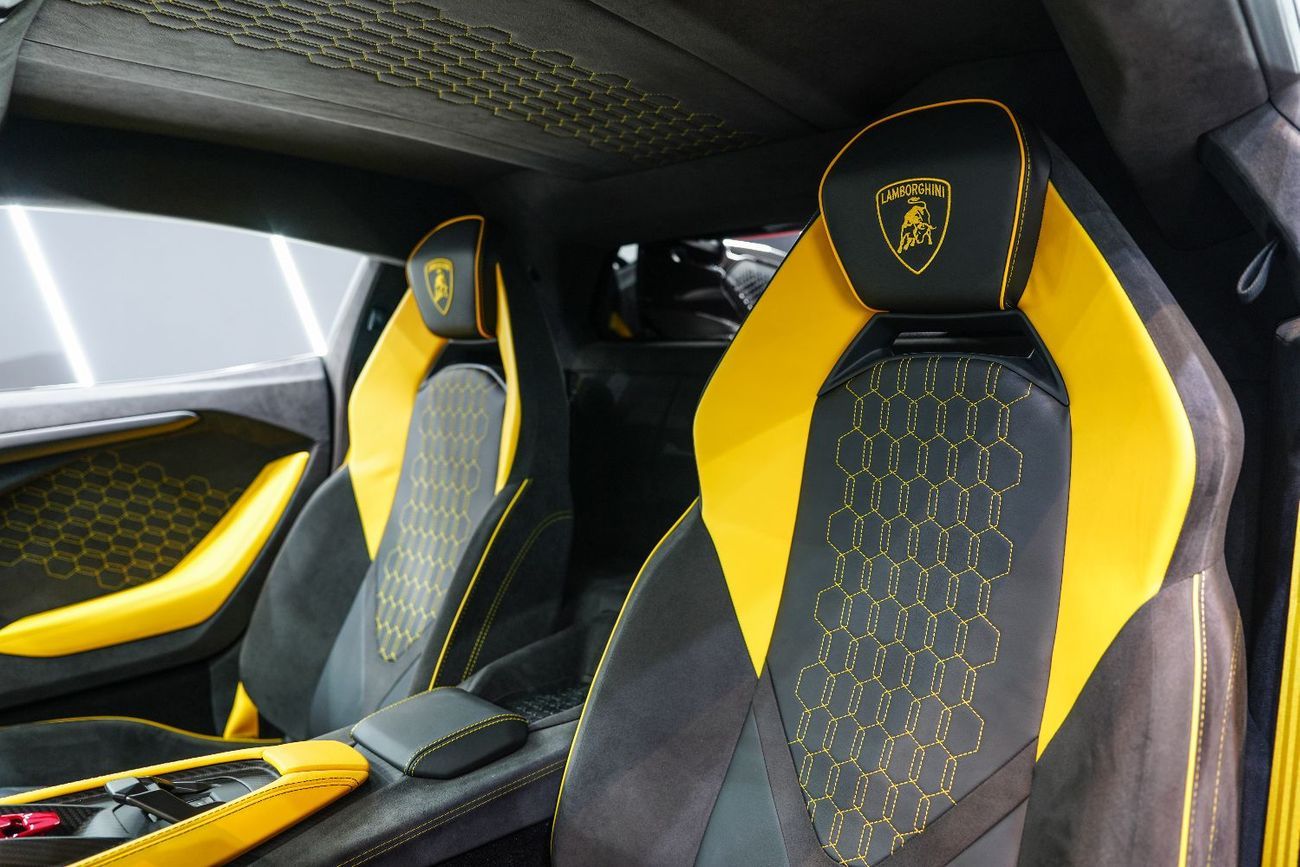 Lamborghini Revuelto 6.5L V12 Hybrid 2025 Lamborghini Revuelto, Hybrid V12, ADAS Package, Full Carbon, Dealer Warranty +