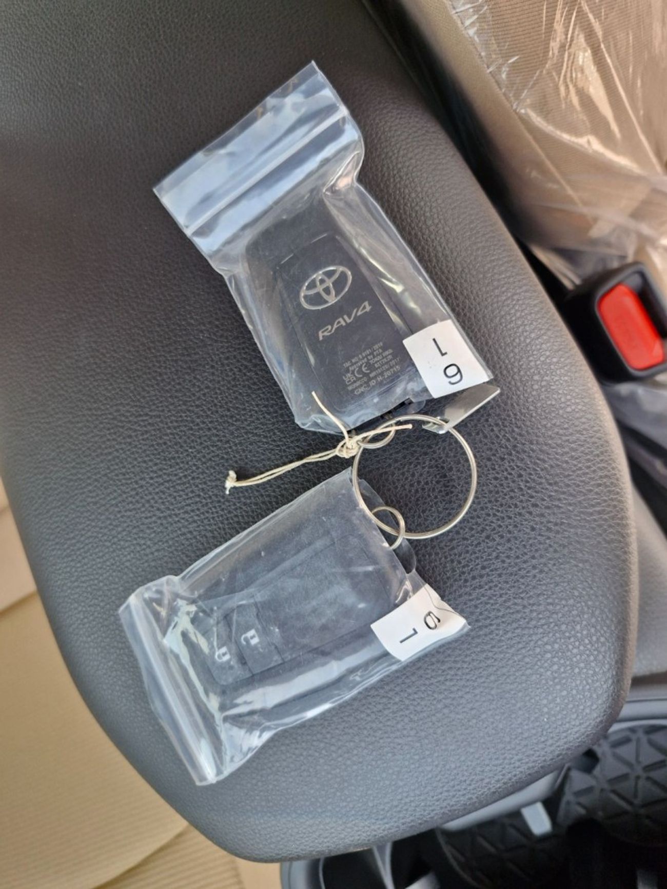 Toyota RAV4 2025 TOYOTA RAV 4 4X4 2.5L HYBRID PETROL A/T GCC BRAND NEW 0KM