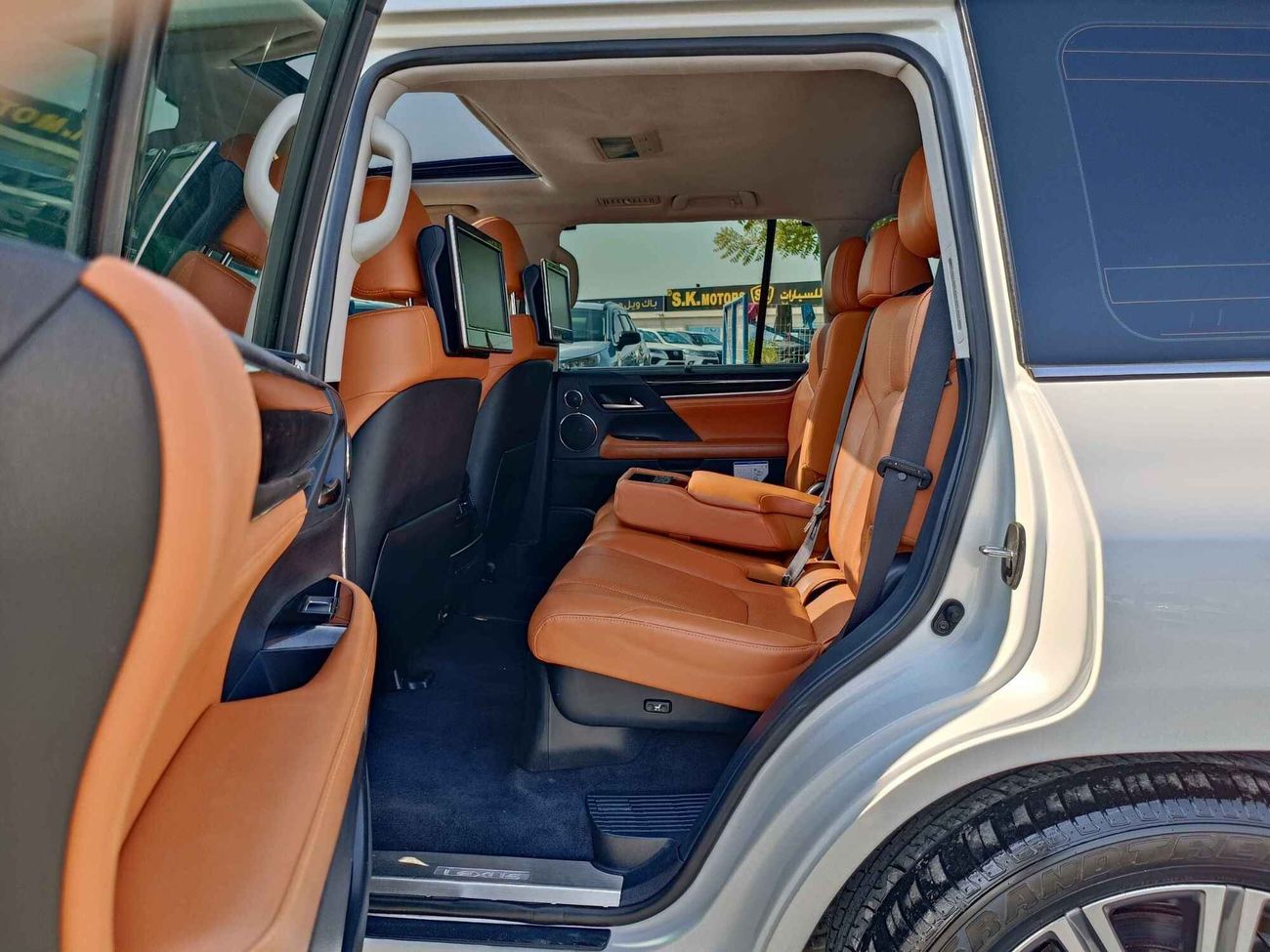 Lexus LX 570 V8 / 5.7L /  GCC SPECS / ONLY FOR EXPORT / LOT#5091