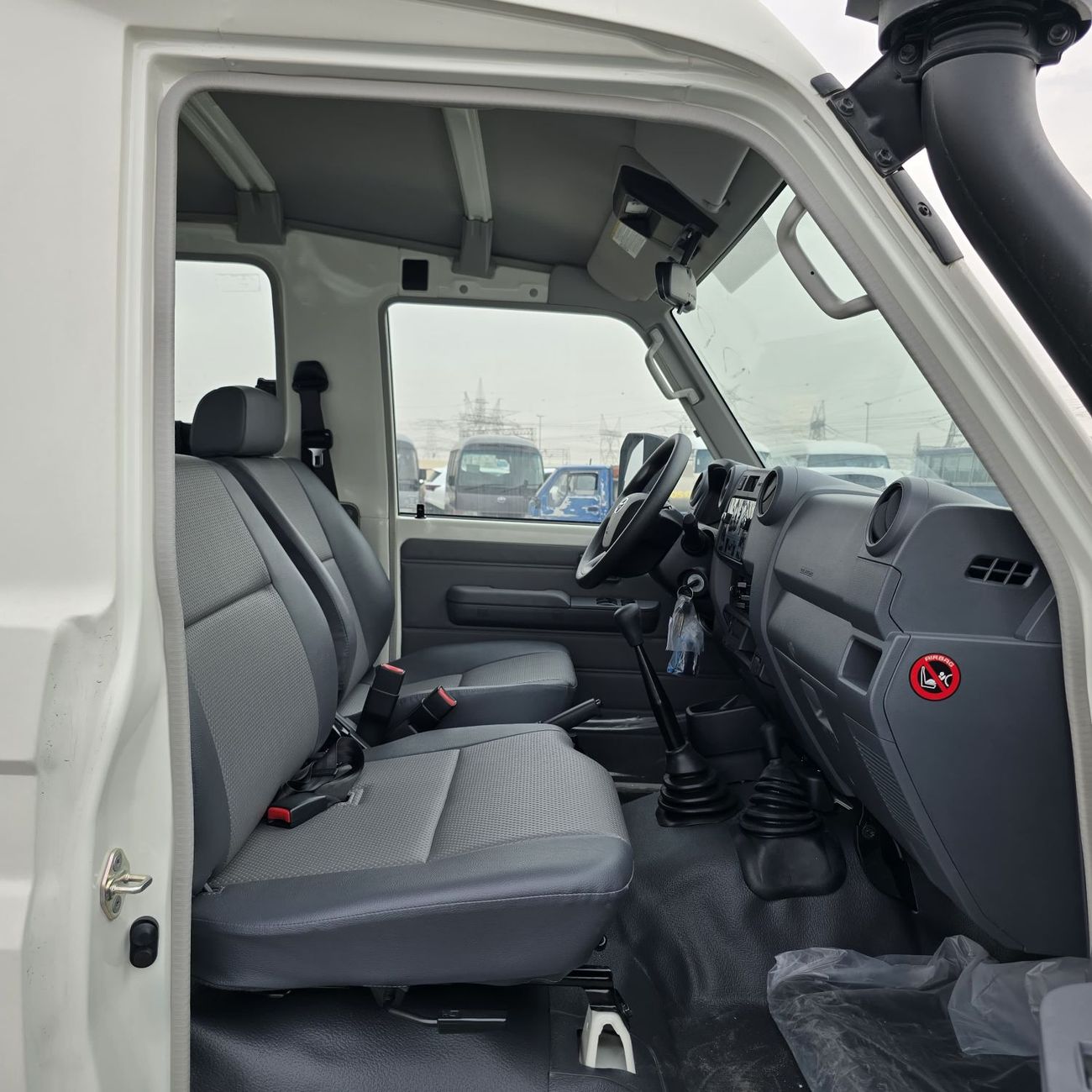 Toyota Land Cruiser 2025 Toyota Land Cruiser LC78 4.2L V6 Diesel MT 13 Seater