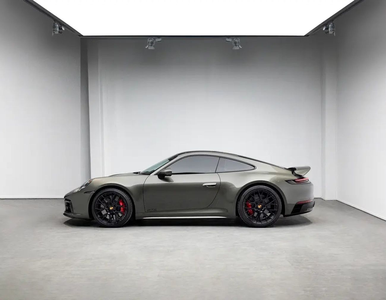 Porsche 911 Carrera GTS 3.0L (450 HP) Coupe