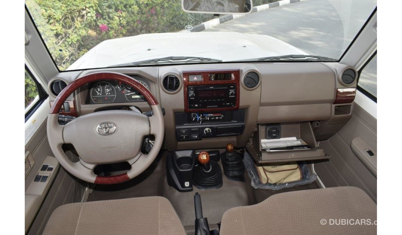 Toyota Land Cruiser 78 WITH WINCH & DIFF LOCK, ROOF RACKS