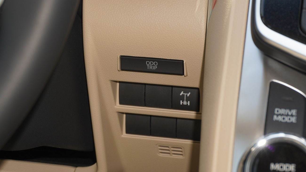 Toyota Land Cruiser GXR Twin Turbo 3.5 L