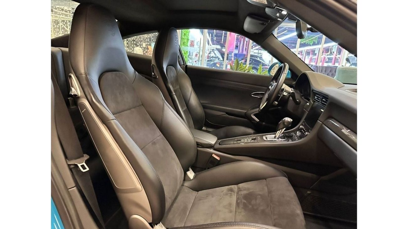 بورش 911 كاريرا 4