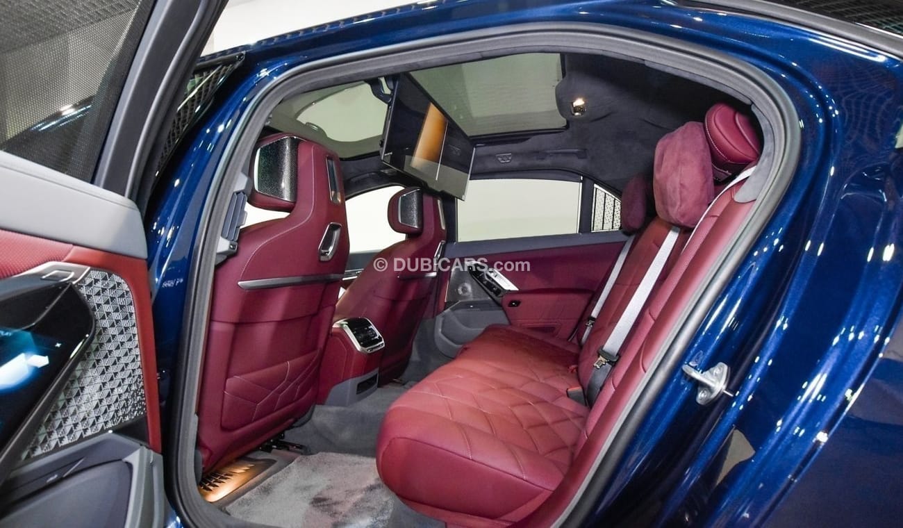 بي أم دبليو i7 M70