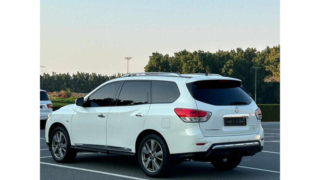 Nissan Pathfinder SL Nissa Pathfinder 2014 4WA GCC //ORGINAL PAINT // ACCIDENT FREE // PERFECT CONDITION