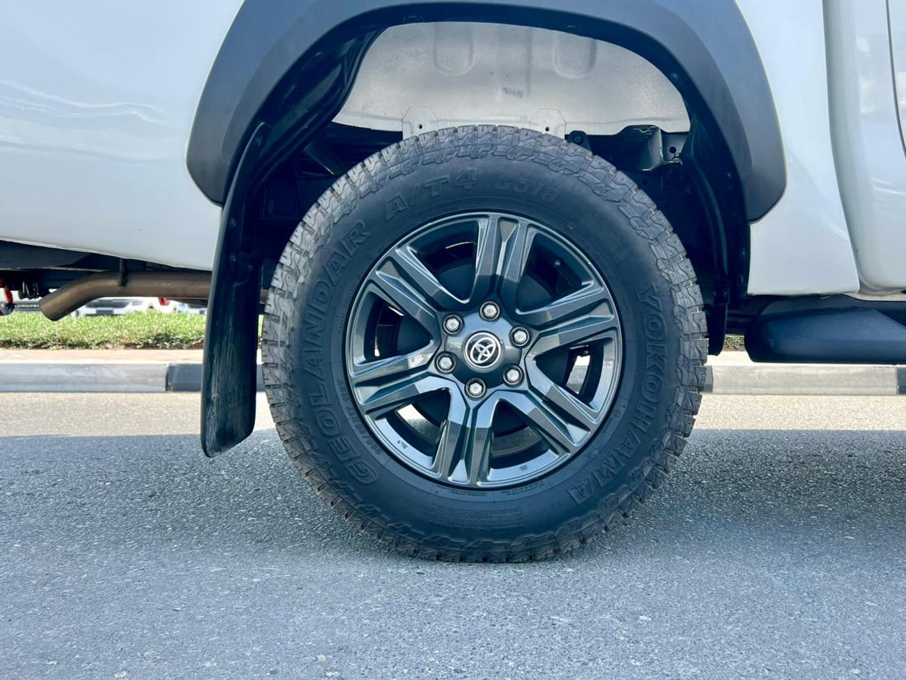 تويوتا هيلوكس The Toyota Hilux is a legendary,, robust mid-size pickup truck available in single and double-cabin 