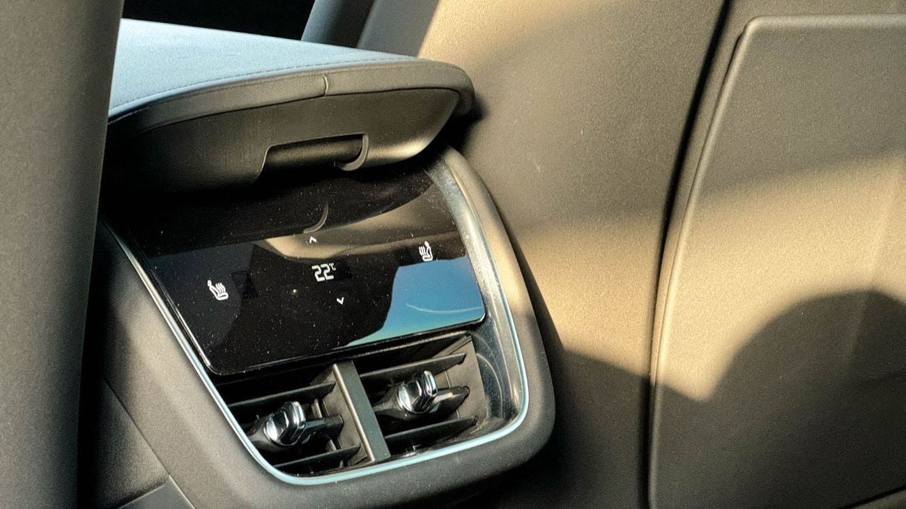 بولستار 3 Long Range Dual Motor 2024 Agency Warranty GCC Full Electric Brand New