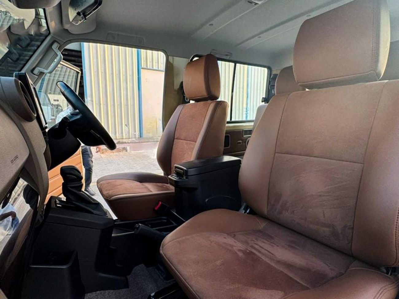 Toyota Land Cruiser S- DLX 71 LX 2.8 AUTO 4.0 AUTO (EXPORT ONLY) (RIGHT HAND DRIVE)