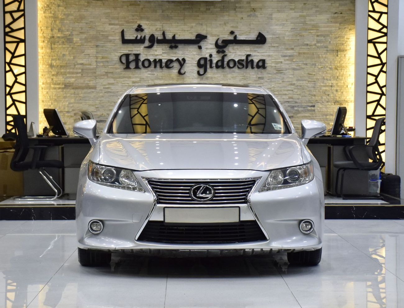 لكزس ES 350 PLATINUM EXCELLENT DEAL for our Lexus ES350 ( 2015 Model ) in Silver Color American Specs