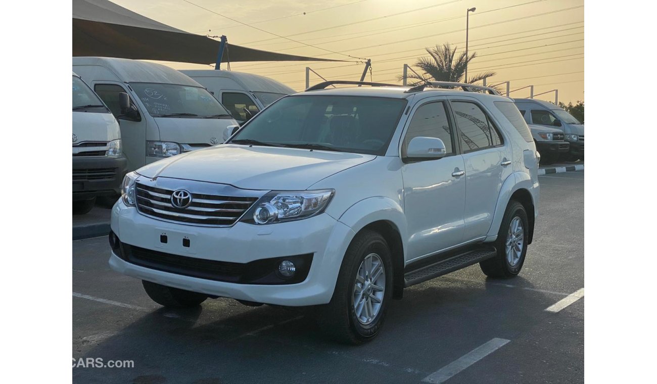 Toyota Fortuner 4X4 4.0L 2012 GCC SPECIFICATION