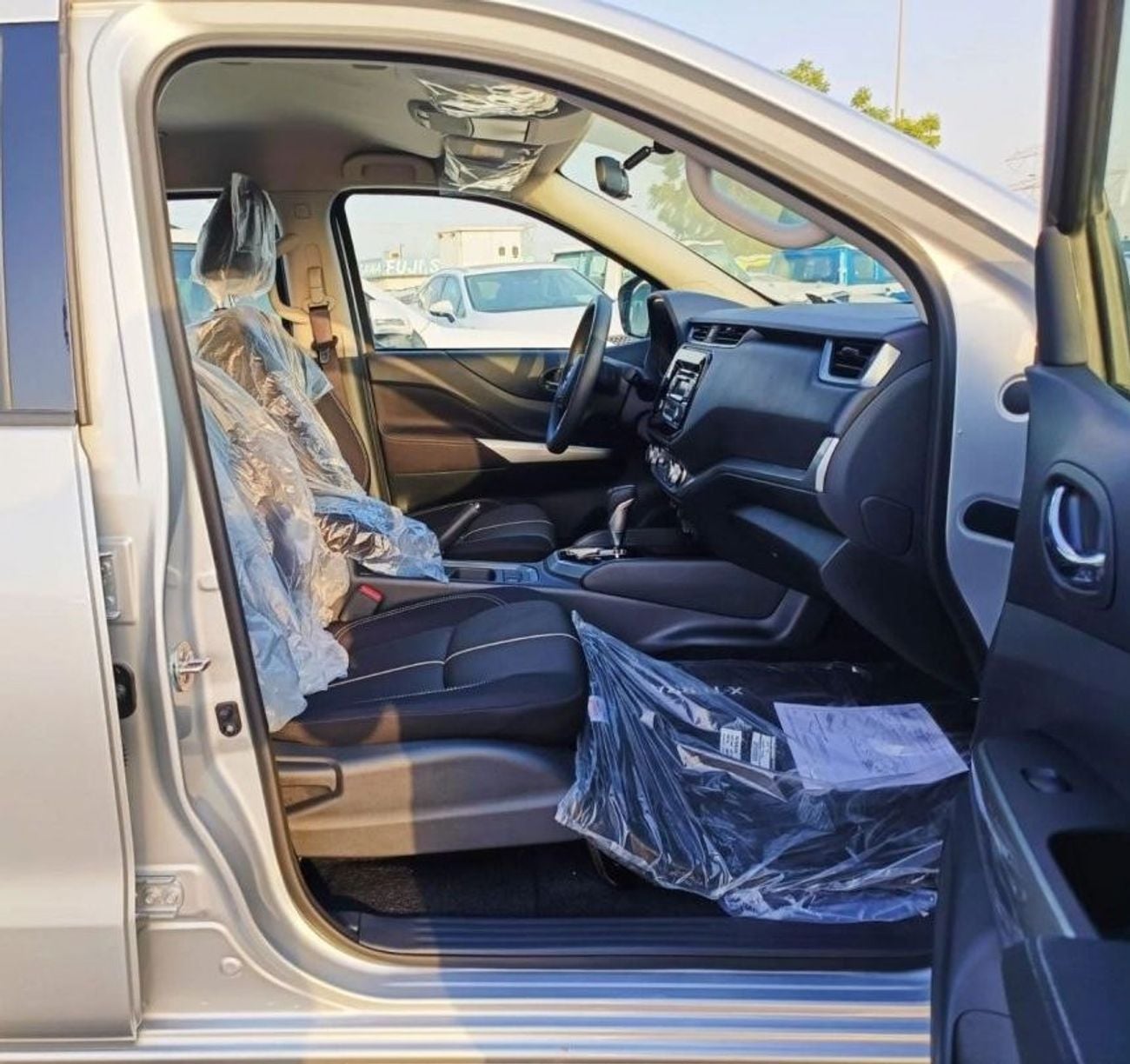 Nissan X Terra SE NISSAN X-TERRA 4WD SE 2.5L V4 7SEATS AT 2023