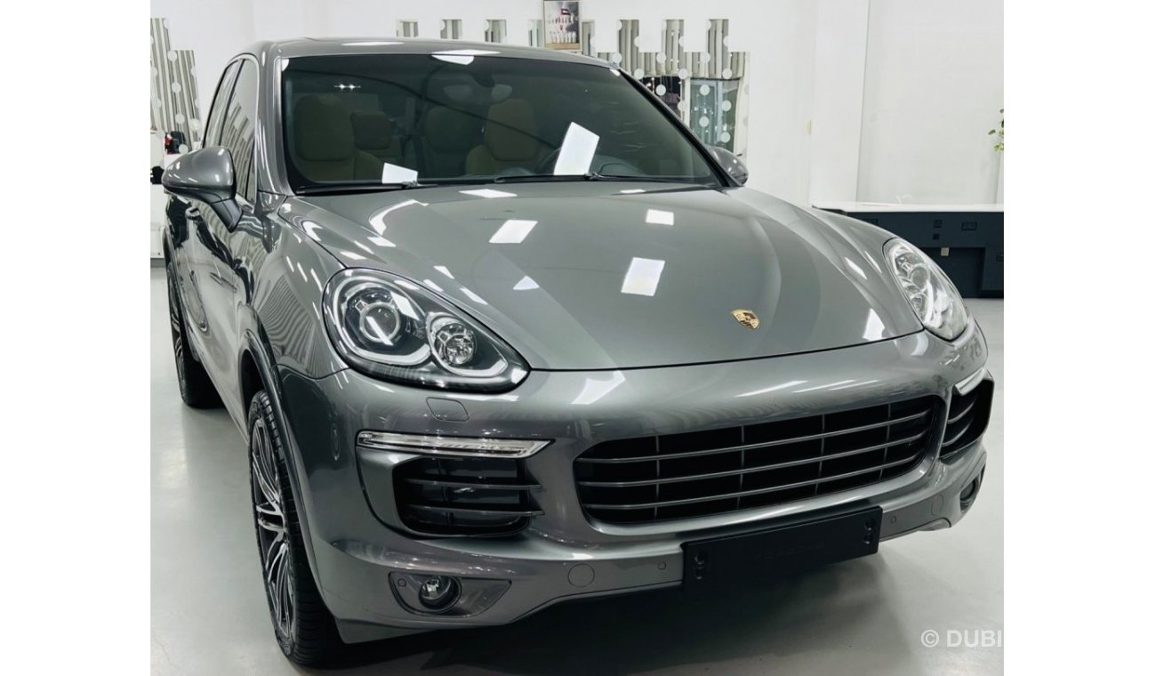 Porsche Cayenne Std GCC .. FSH .. Perfect Condition .. Panoramic .. V6 ..