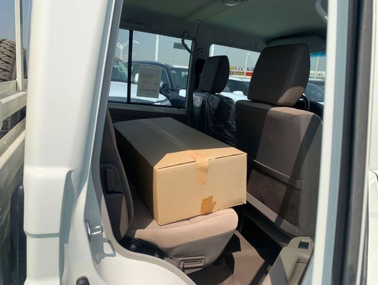 تويوتا لاند كروزر بيك آب 2023 Toyota Land Cruiser Pickup 4.5L V8 Diesel with difflock Manual Zero KM