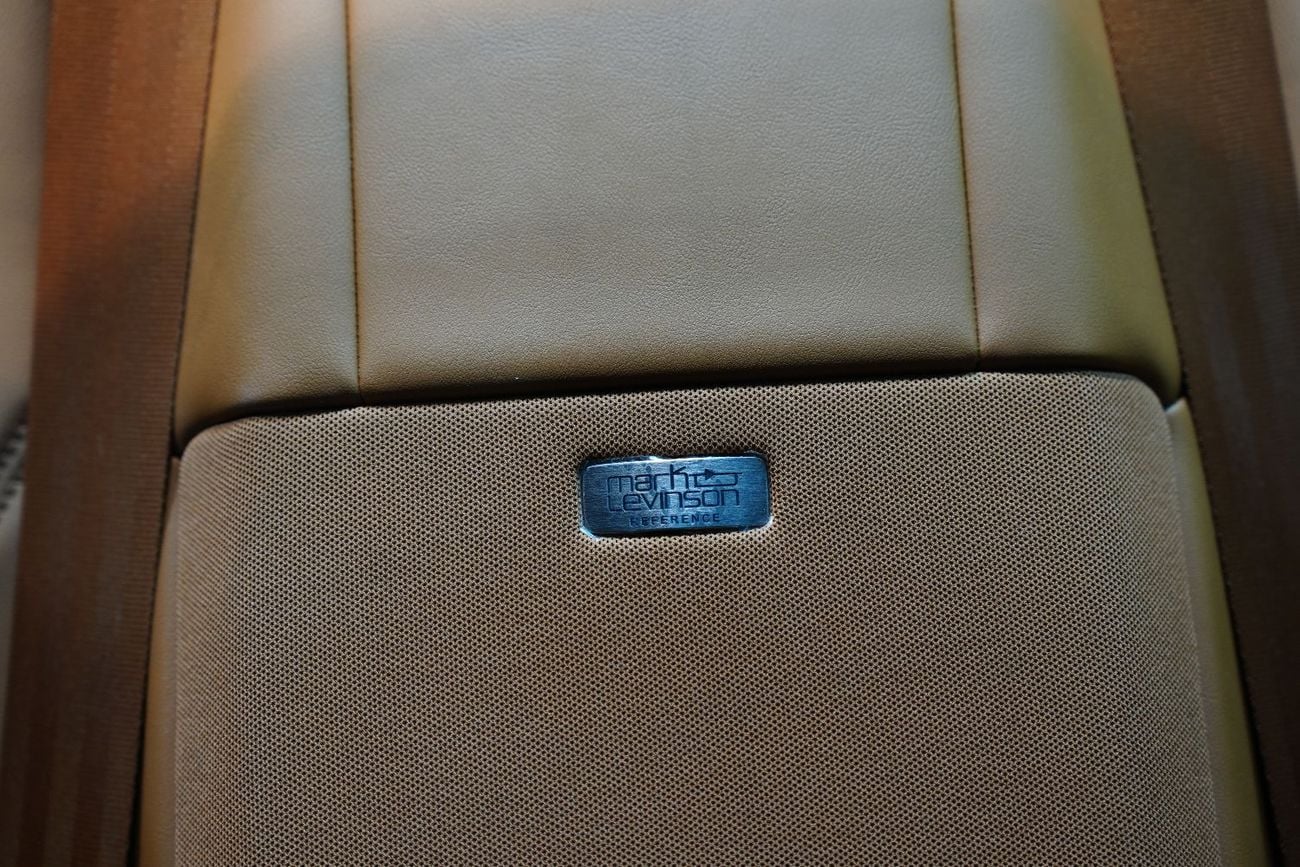 لكزس LC 500 Mark Levinson Audio, Ultra White, Tan Interior, 471 HP V8, GCC Specs!!