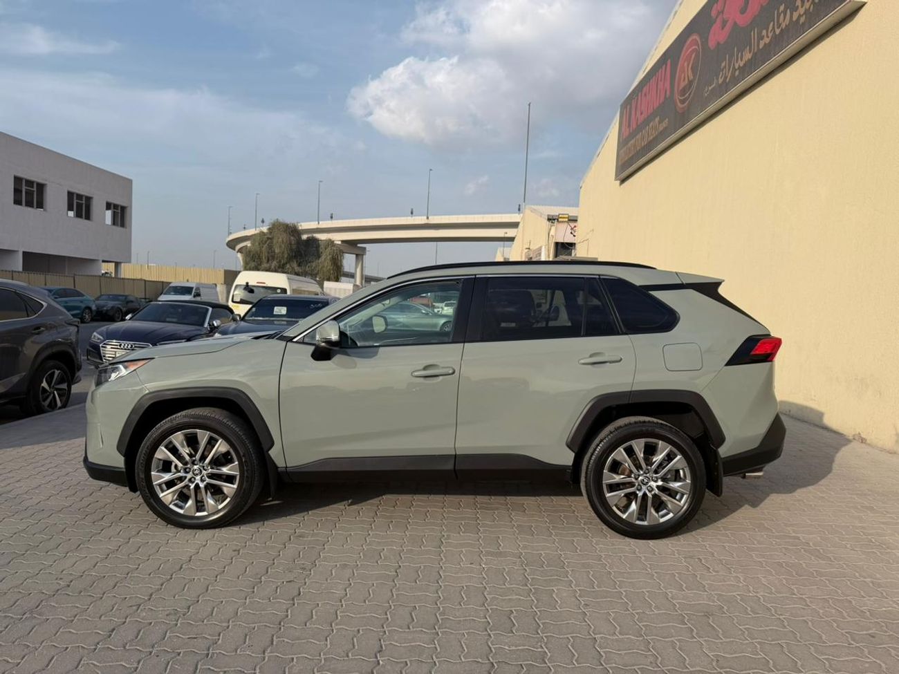 تويوتا راف ٤ XLE 2.0L