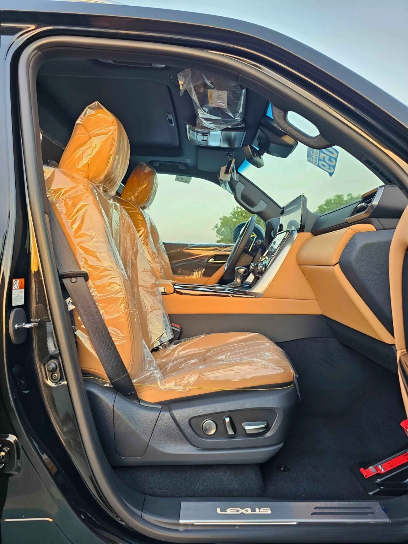 لكزس LX 600 TURBO PLUS / 3.5L V6 / POWER SEATS / 360* CAMERA/ SUNROOF / HIGH OPTION (CODE # LXTSO)