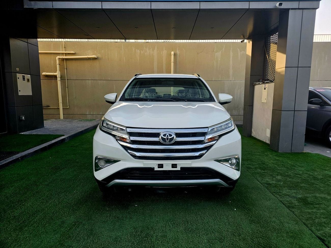 تويوتا راش EX/ PASSENGER 7 SEATS/ LOW MILEAGE