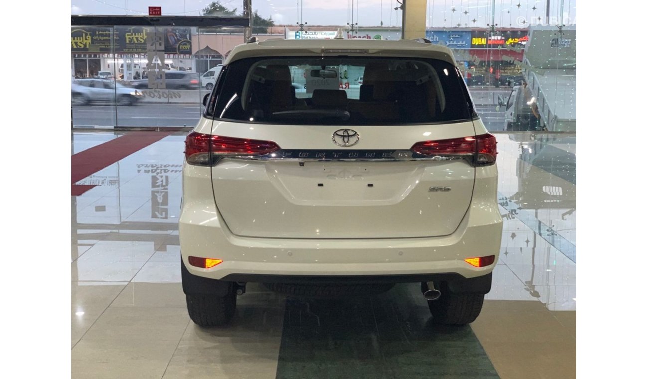 Toyota Fortuner V4 MY2020 WITH REAR SCREENS  ( WARRANTY / SERVICES )