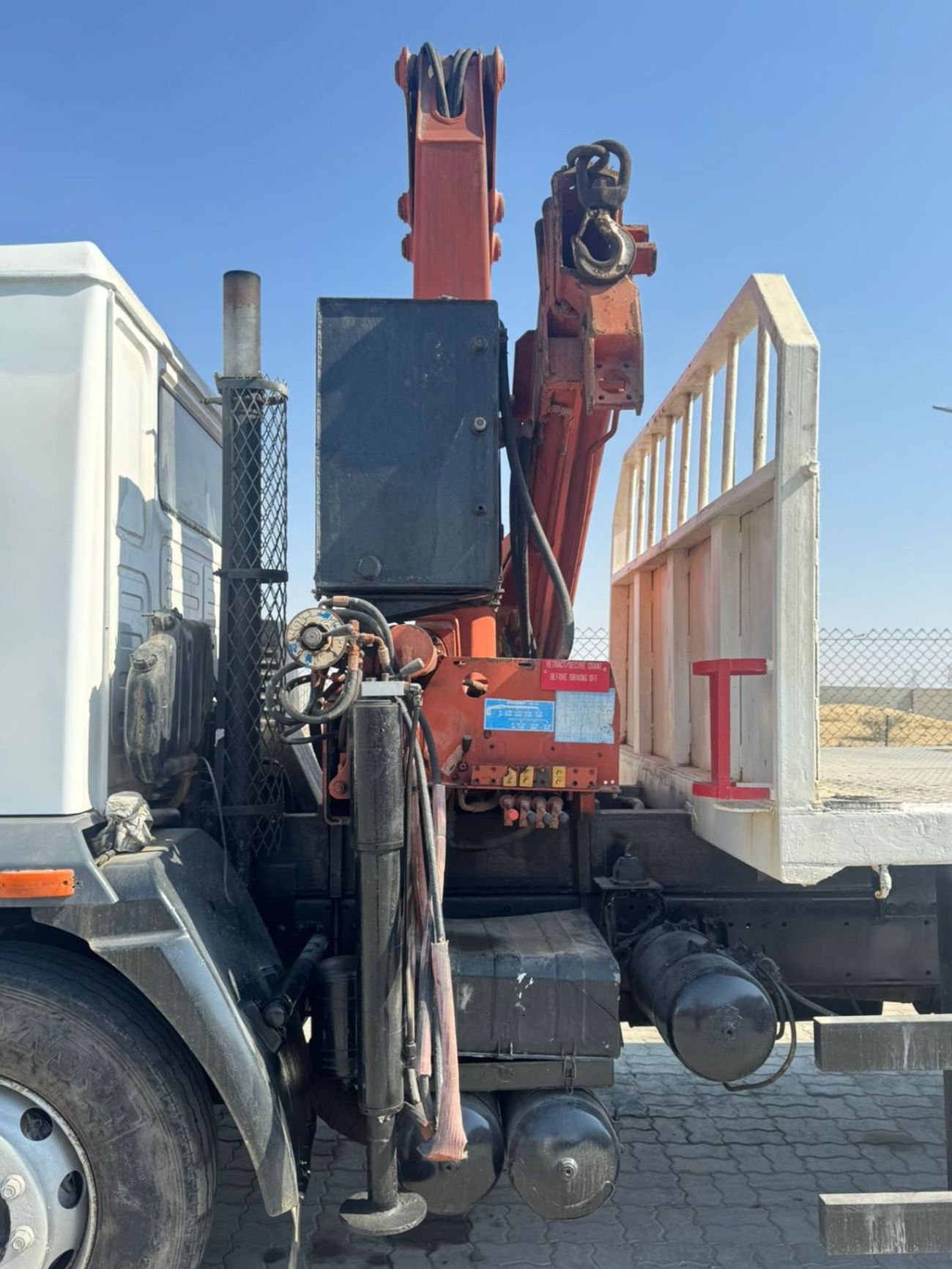 MAN TGM 18.240 MAN 18220  MODEL 2006 LONG CHASSIS 4X2 WITH CRANE 5 TONS