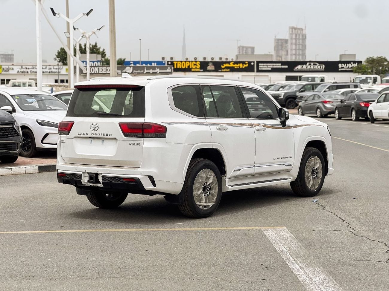 تويوتا لاند كروزر EXPORT ONLY - Toyota LC300 3.5L VXR (GCC Specification)