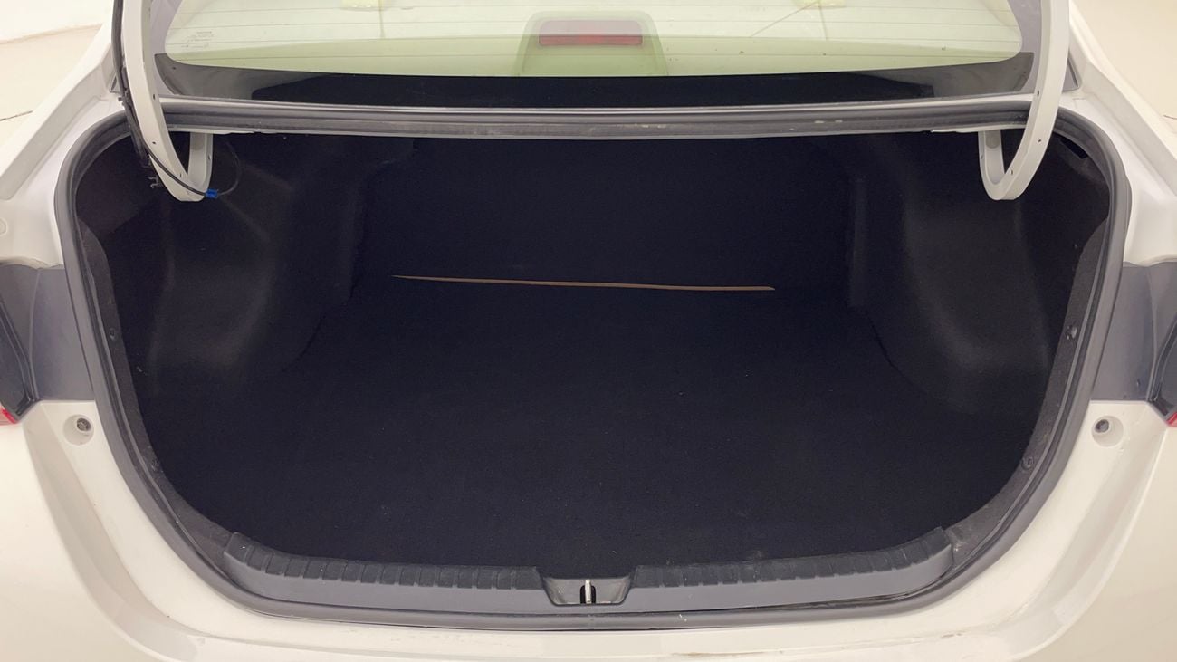 تويوتا يارس SE 1.5 | بدون دفعة مقدمة | اختبار القيادة في المنزل