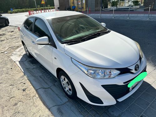 Toyota Yaris SE 1.3L (100 HP)