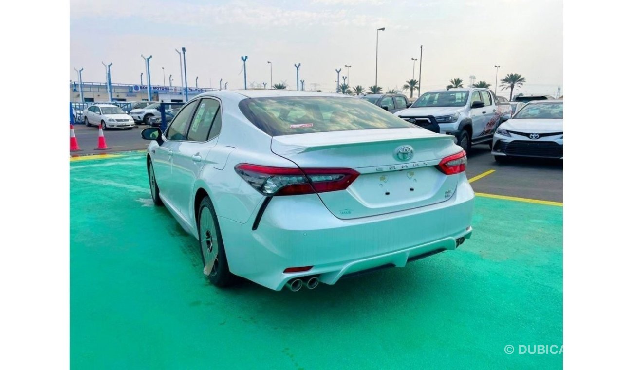 Toyota Camry V6 - SE // SUN ROOF X RED // 2023