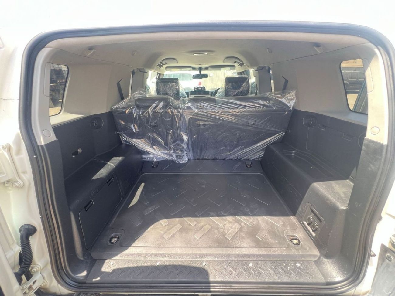 Toyota FJ Cruiser PETROL 4,0 LITER ,RIGHT HAND DRIVE 2012 MODEL