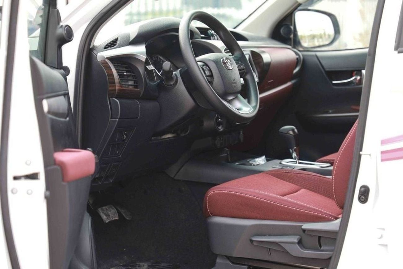 تويوتا هيلوكس 2025 TOYOTA HILUX HI 2.7 - PLATINUM WHITE PEARL inside MAROON | Export Only
