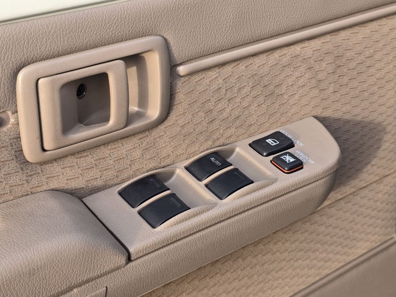 Toyota Land Cruiser 70 2024 LC76 4.5L V8 Diesel MT