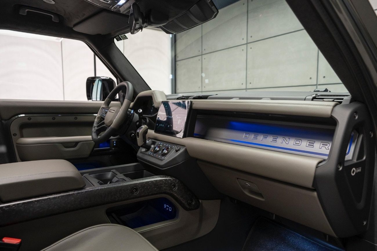 Land Rover Defender OCTA Faroe Green Edition 1 | 2025 | GCC Specs | Brand New | AlTayer Warranty&Service