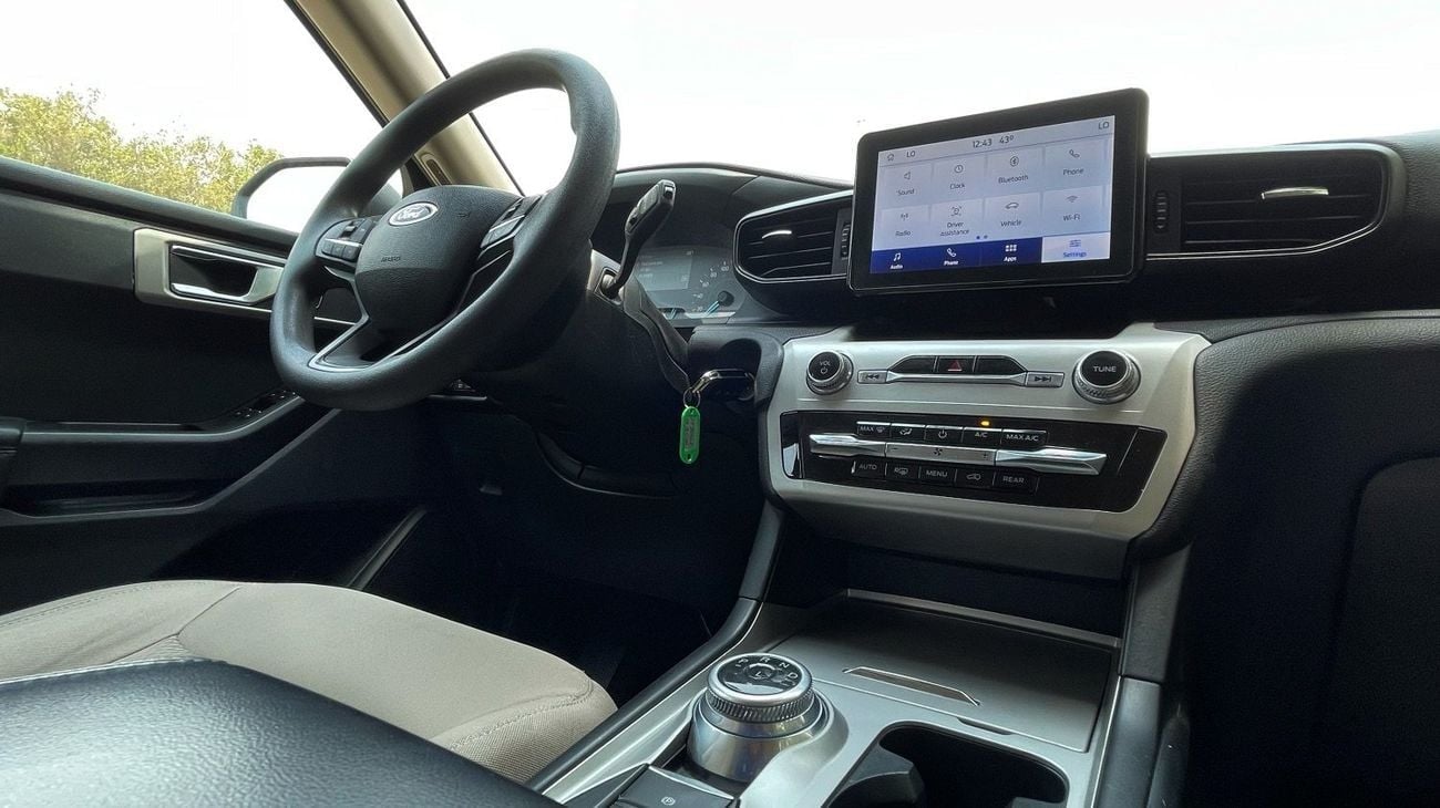 فورد إكسبلورر Base 100A 3.3L 4WD || 24 Months Agency Warranty || Complete service history available