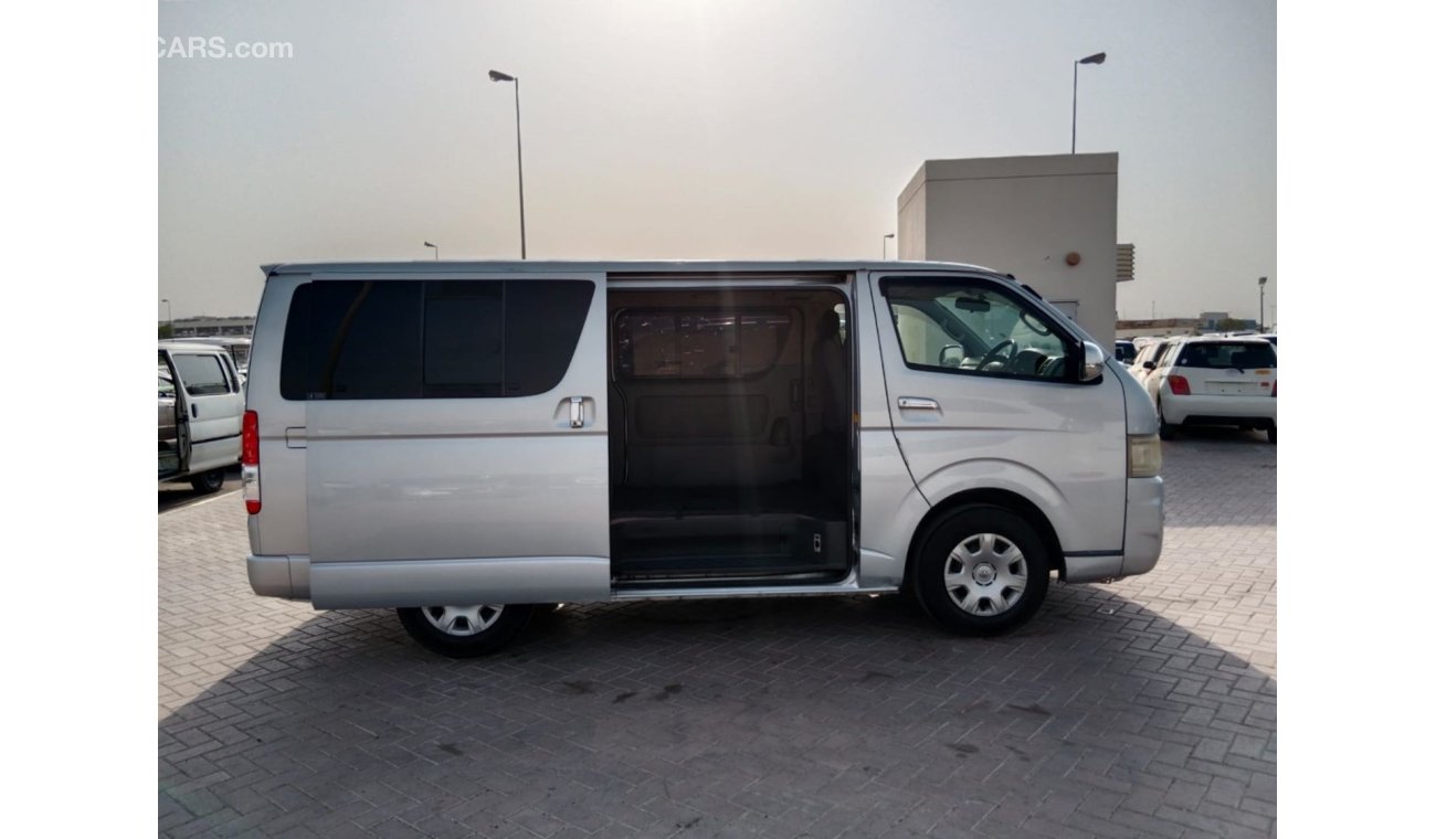 تويوتا هاياس TOYOTA HIACE VAN RIGHT HAND DRIVE (PM1612)