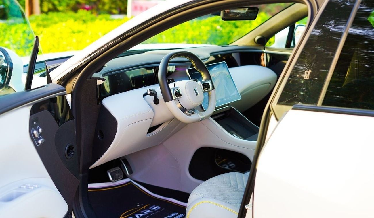 أفاتر 11 2023 USED AVATR 11 AWD / 90 kW.h / 599 hp / RANGE (580 km) / WARRANTY & SERVICE