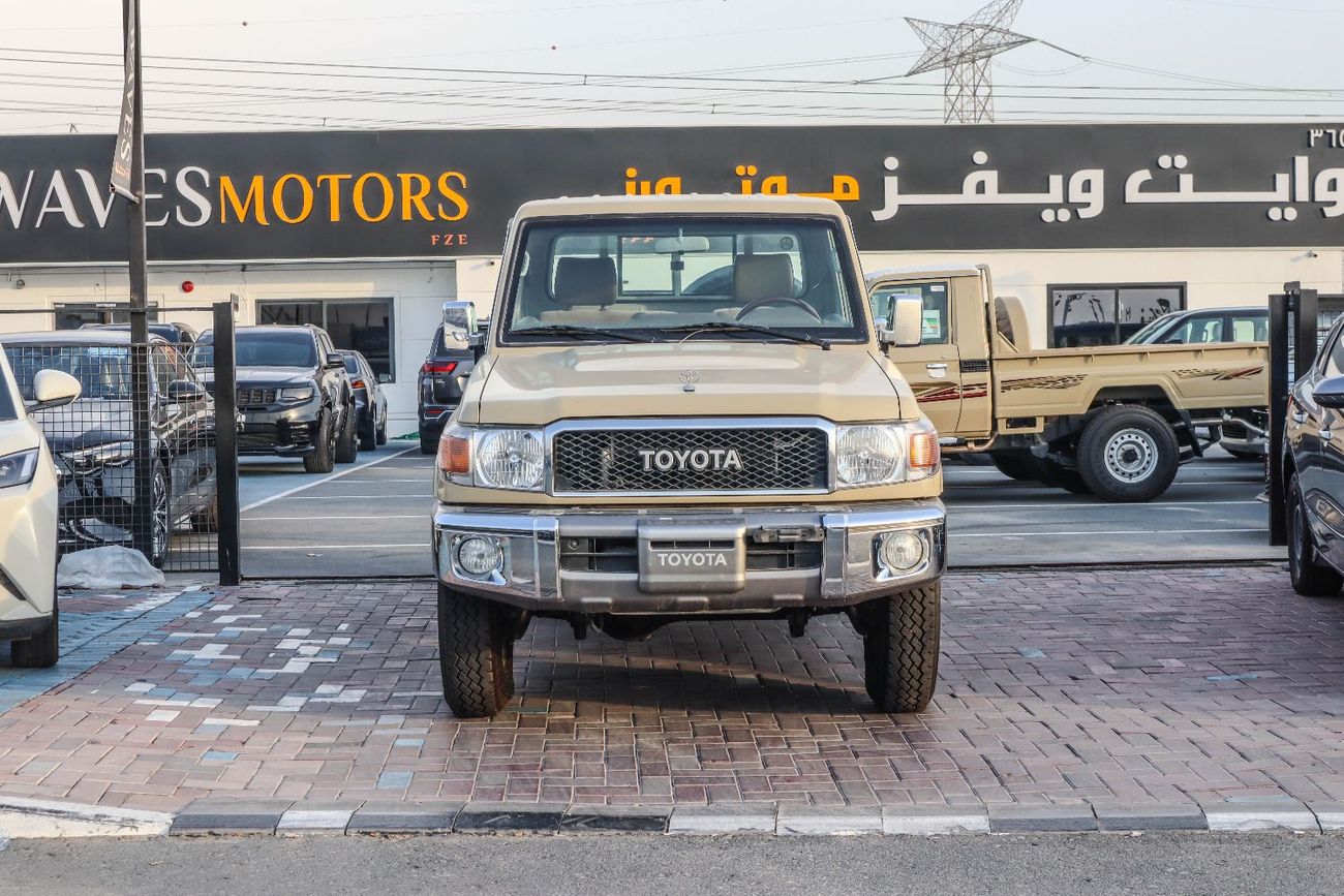 تويوتا لاند كروزر بيك آب Std 4.0L Single Cab Utility 4WD