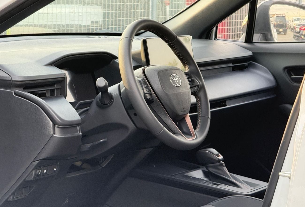 تويوتا كورولا كروس COROLLA CROSS,2.0L,HEV,ELITE,RADAR,SUNROOF,LEATHER SEATS,D.POWER SEAT,360°CAM,BACK DOOR POWER,A/T,2026MY