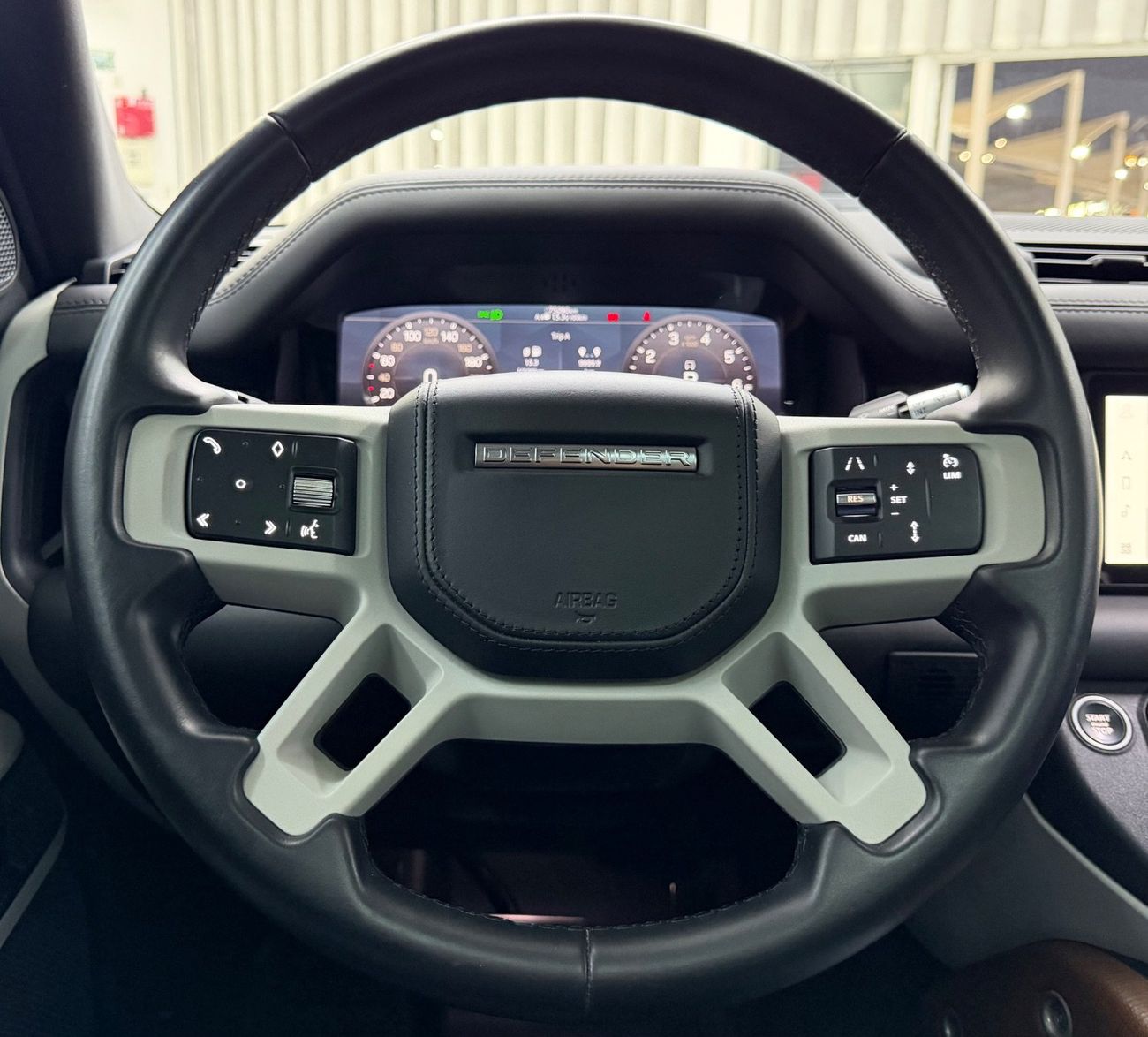 لاند روفر ديفندر P400 110 HSE 3.0L (5 Seater)