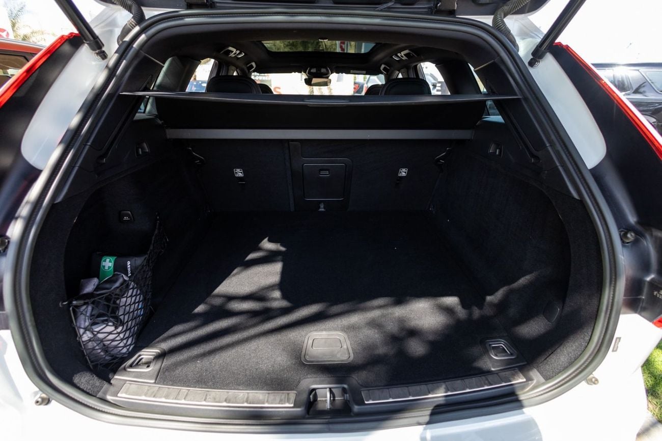 Volvo XC60 2.0T B5 MHEV R Design (AWD) 2023 Volvo XC60 B5 Ultimate Dark Highest Trim GCC | Agency Warranty for