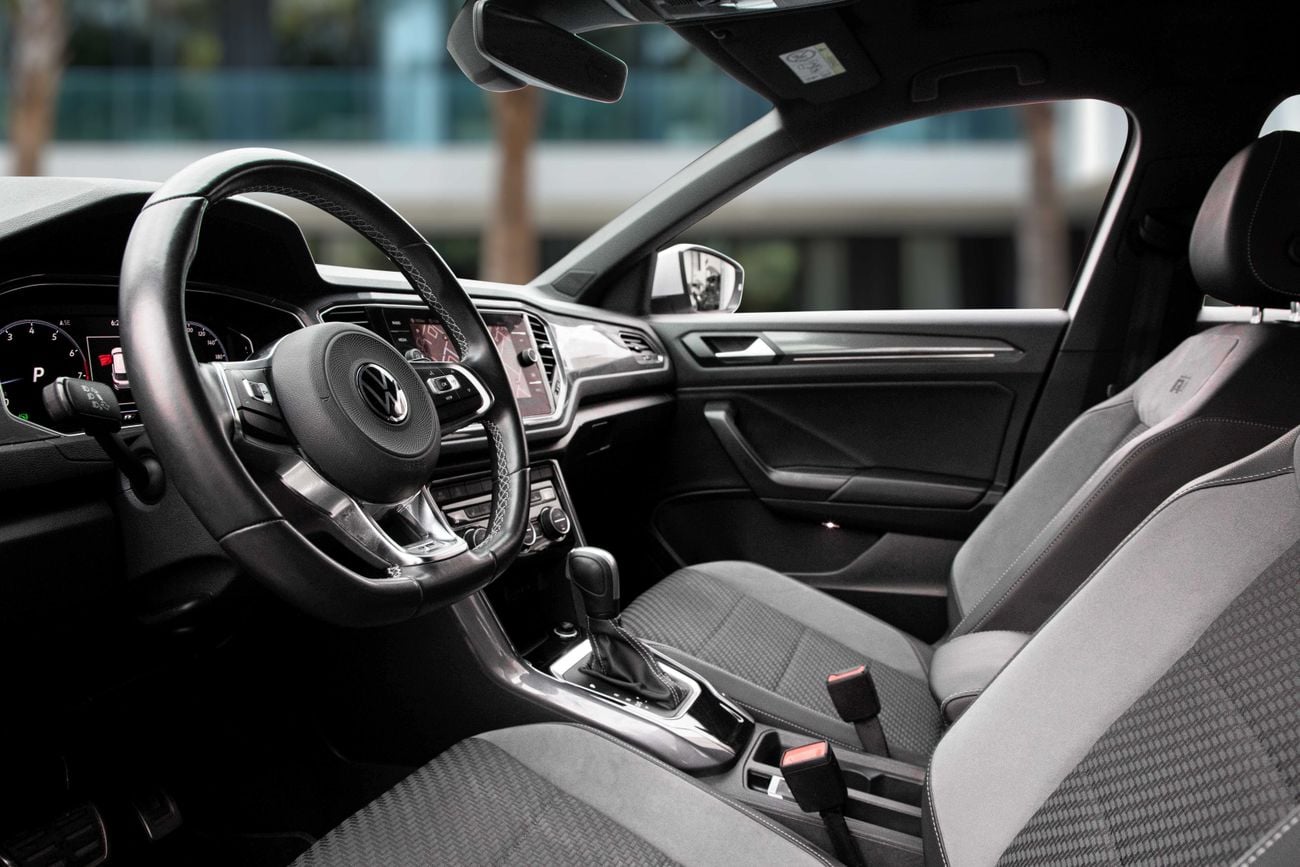 Volkswagen T ROC T-Roc R-Line | 1,469 P.M | 0% Downpayment | Low Kilometers!