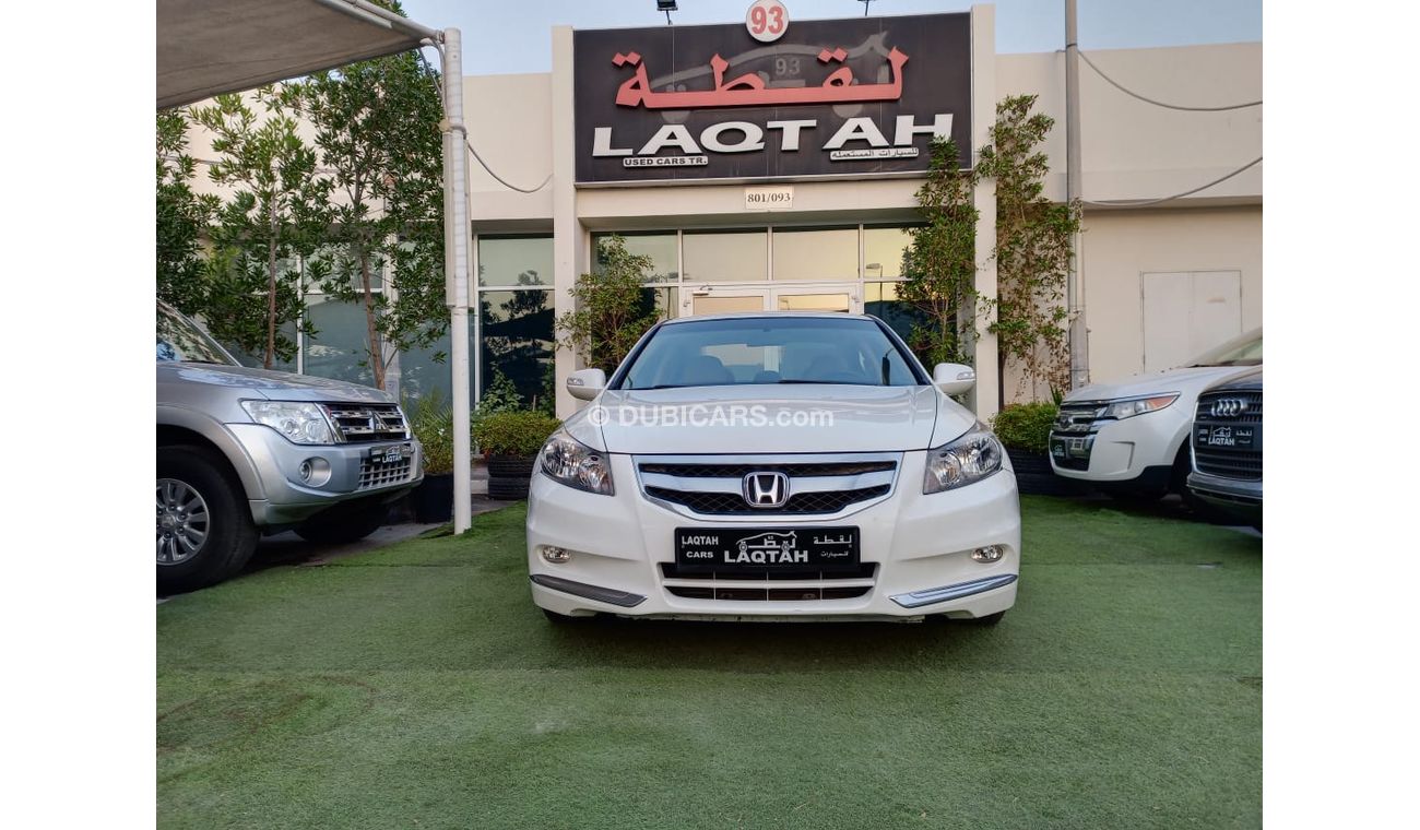 هوندا أكورد خليجى موديل 2012 مثبت سرعة تحكم رنجات حساسات بحالة ممتازة لاتحتاج لأى مصاريف